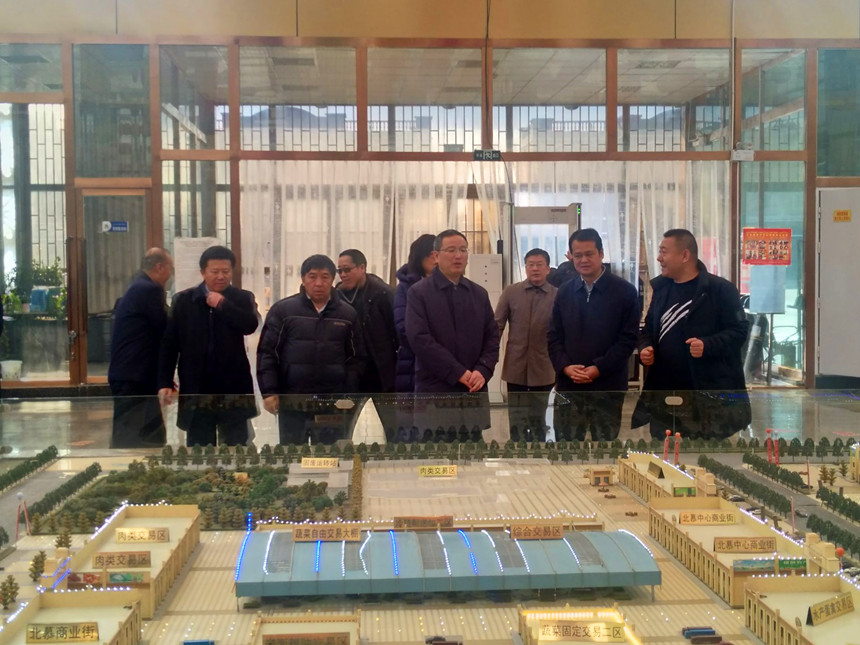 圖為，自治區(qū)常務(wù)副主席調(diào)研北慕_副本.jpg